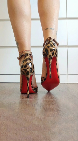 Raffaella | Décolleté con stampa animalier e dettagli rossi
