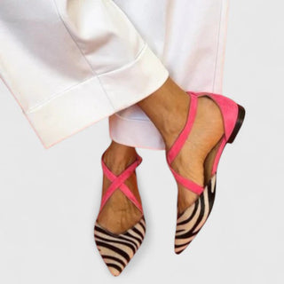 Khreysa | Ballerina elegante con cinghie