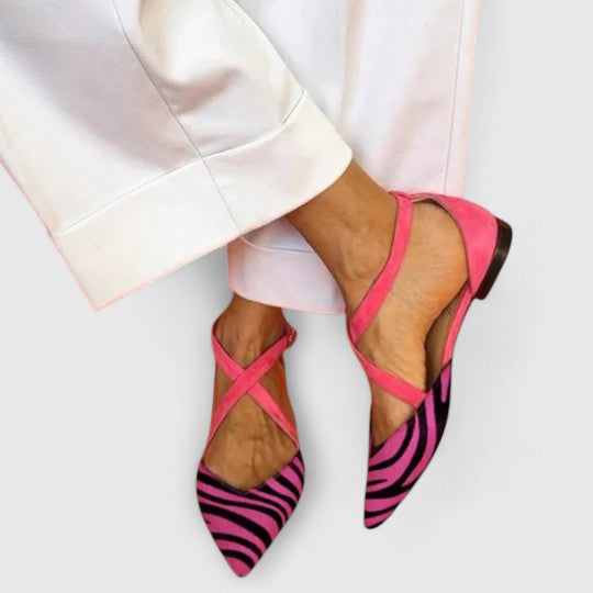 Khreysa | Ballerina elegante con cinghie