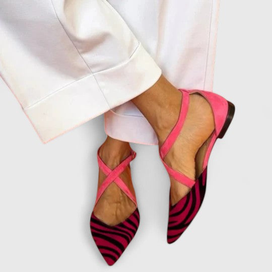 Khreysa | Ballerina elegante con cinghie