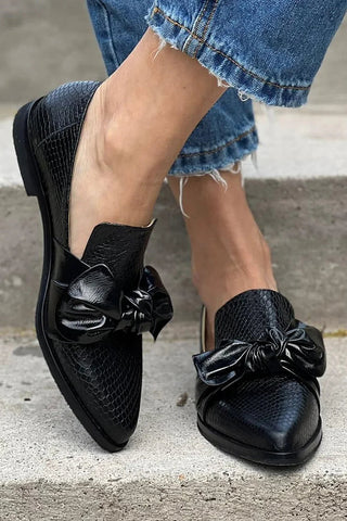 Ersilia | Mocassino nero con fiocco lucido