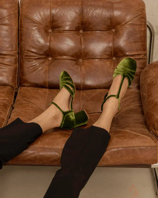 Quirina | Scarpa con cinturino a T e tacco stabile