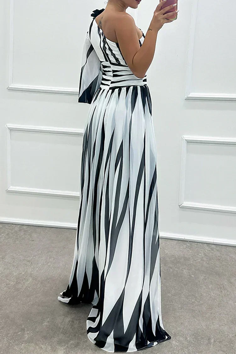 Hazel | Abito maxi a strisce con spalla scoperta