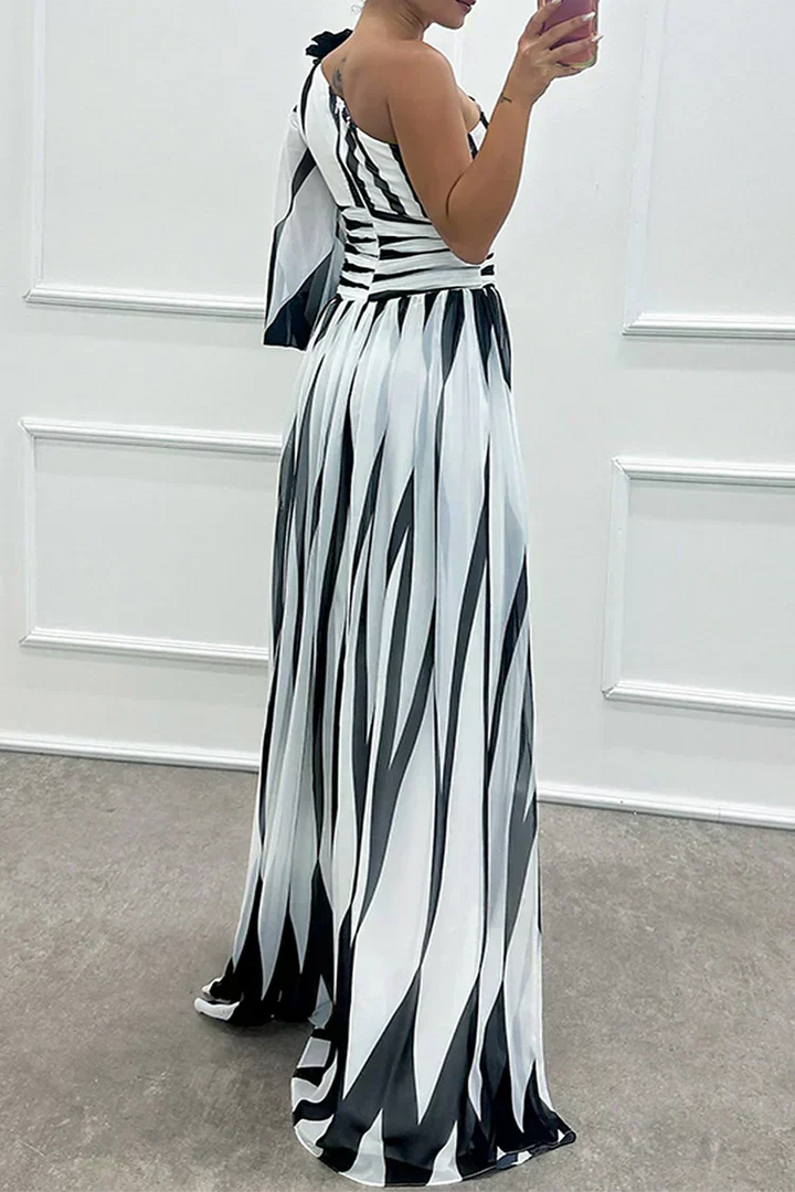 Hazel | Abito maxi a strisce con spalla scoperta