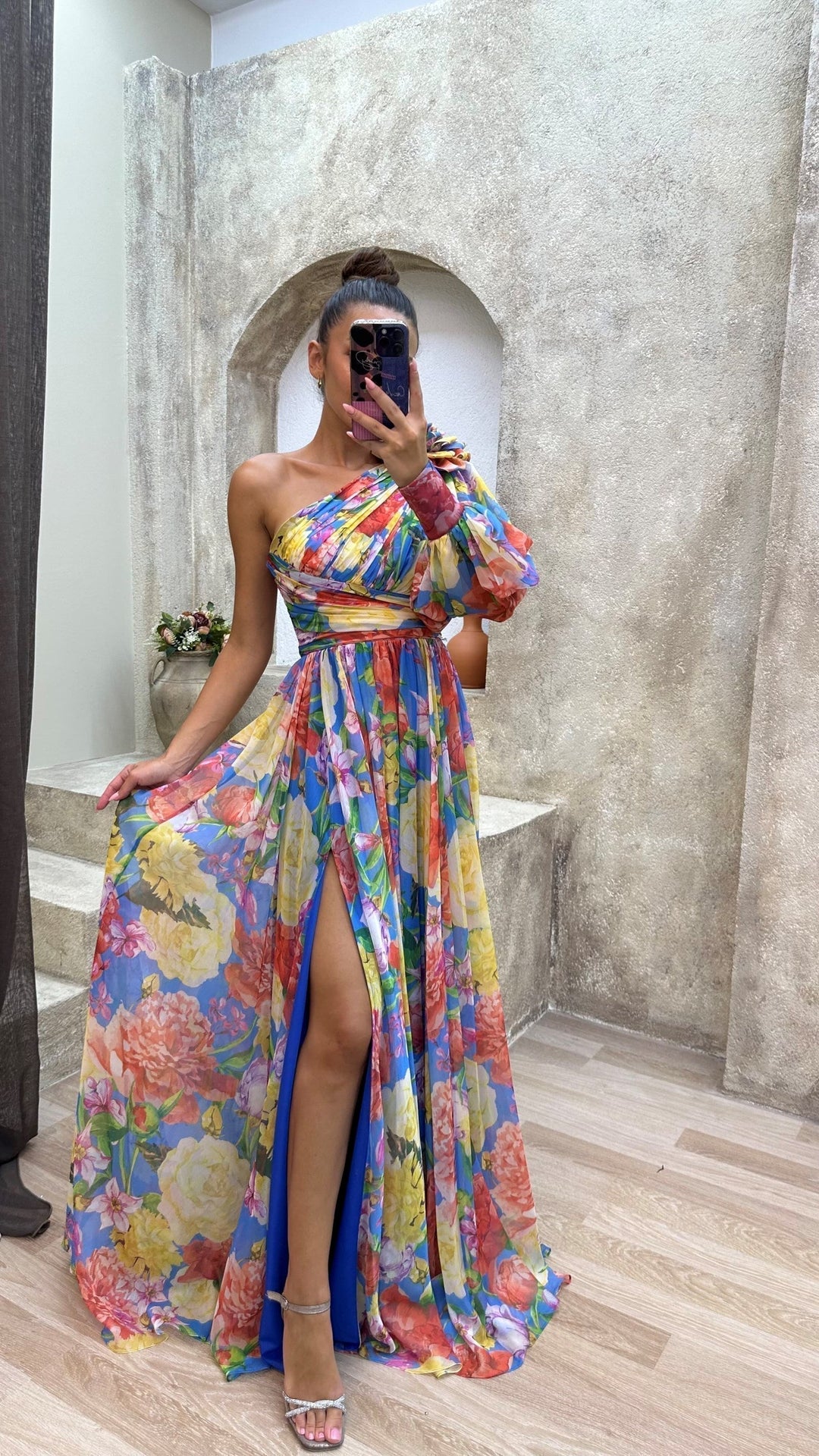 Evelyn | Vestito a fiori drammatico