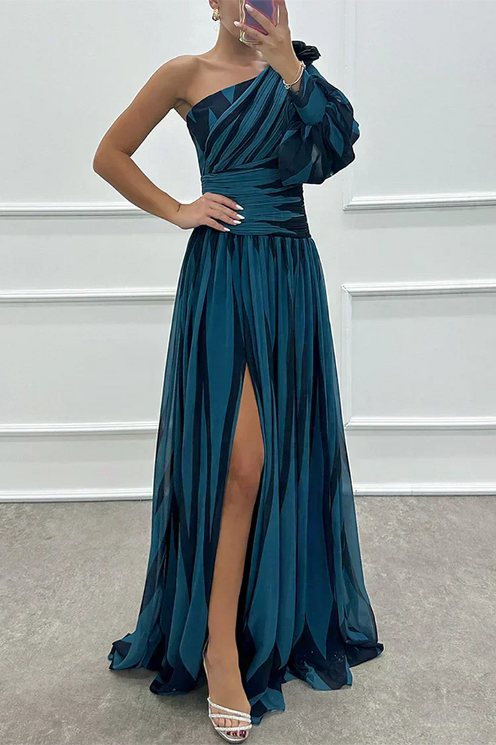 Hazel | Abito maxi a strisce con spalla scoperta