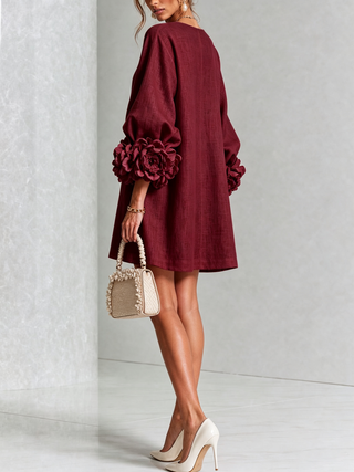 Lily | Mini Abito Bordeaux con Maniche a Fiori Stravaganti