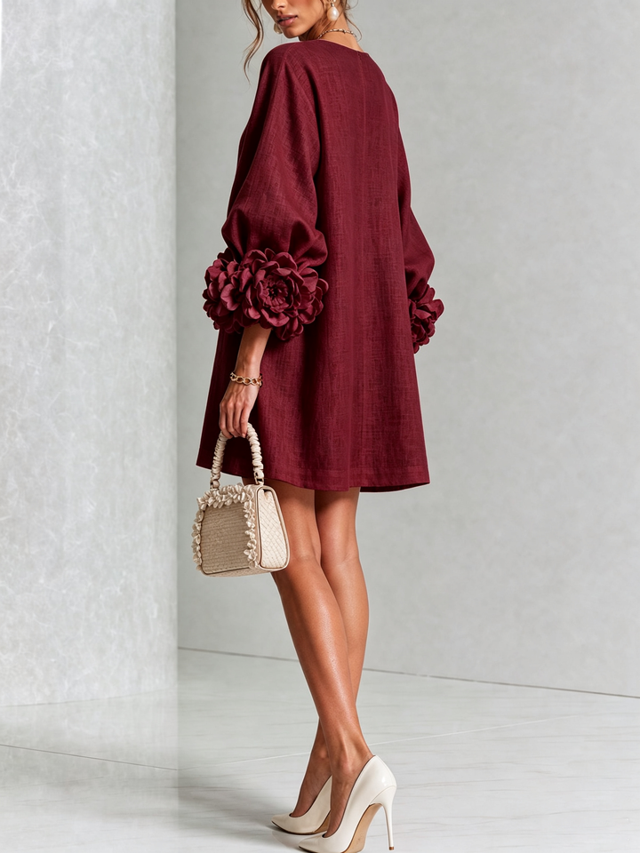 Lily | Mini Abito Bordeaux con Maniche a Fiori Stravaganti