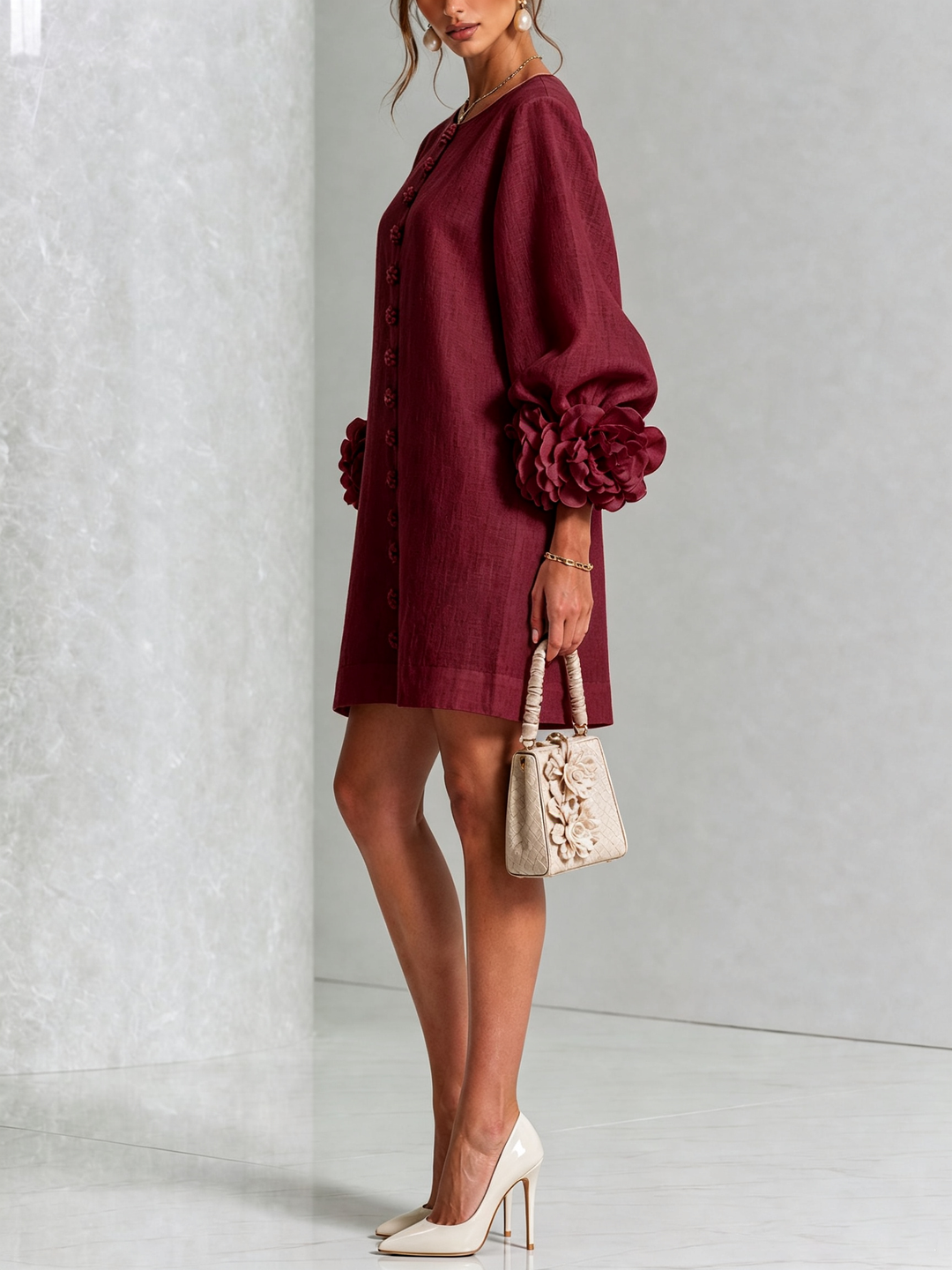 Lily | Mini Abito Bordeaux con Maniche a Fiori Stravaganti