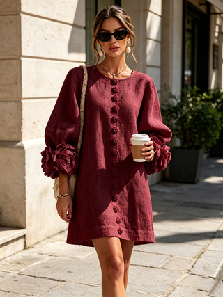 Lily | Mini Abito Bordeaux con Maniche a Fiori Stravaganti